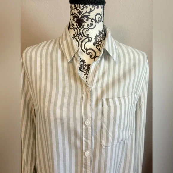BEACHLUNCHLOUNGE Striped Hi-Low Button Down Shirt - Picture 3 of 7
